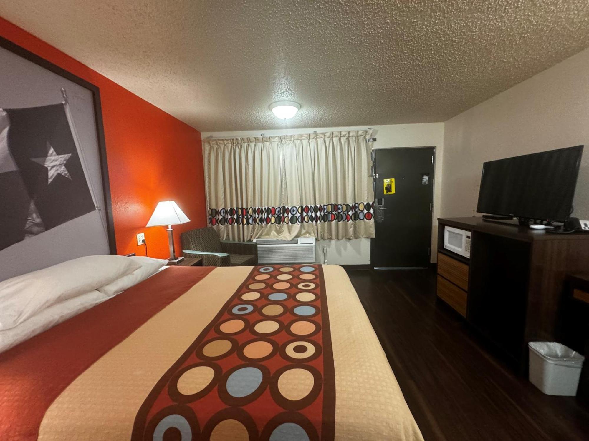 Super 8 By Wyndham Giddings Hotel Exterior foto